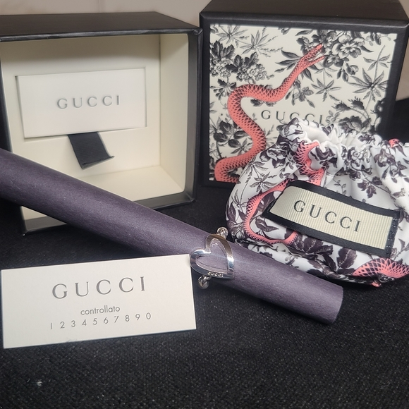 Gucci Logo Sterling Silver Open Heart Ring BRAND NEW WITH ALL PACKAGING INCLUDED - Picture 3 of 13